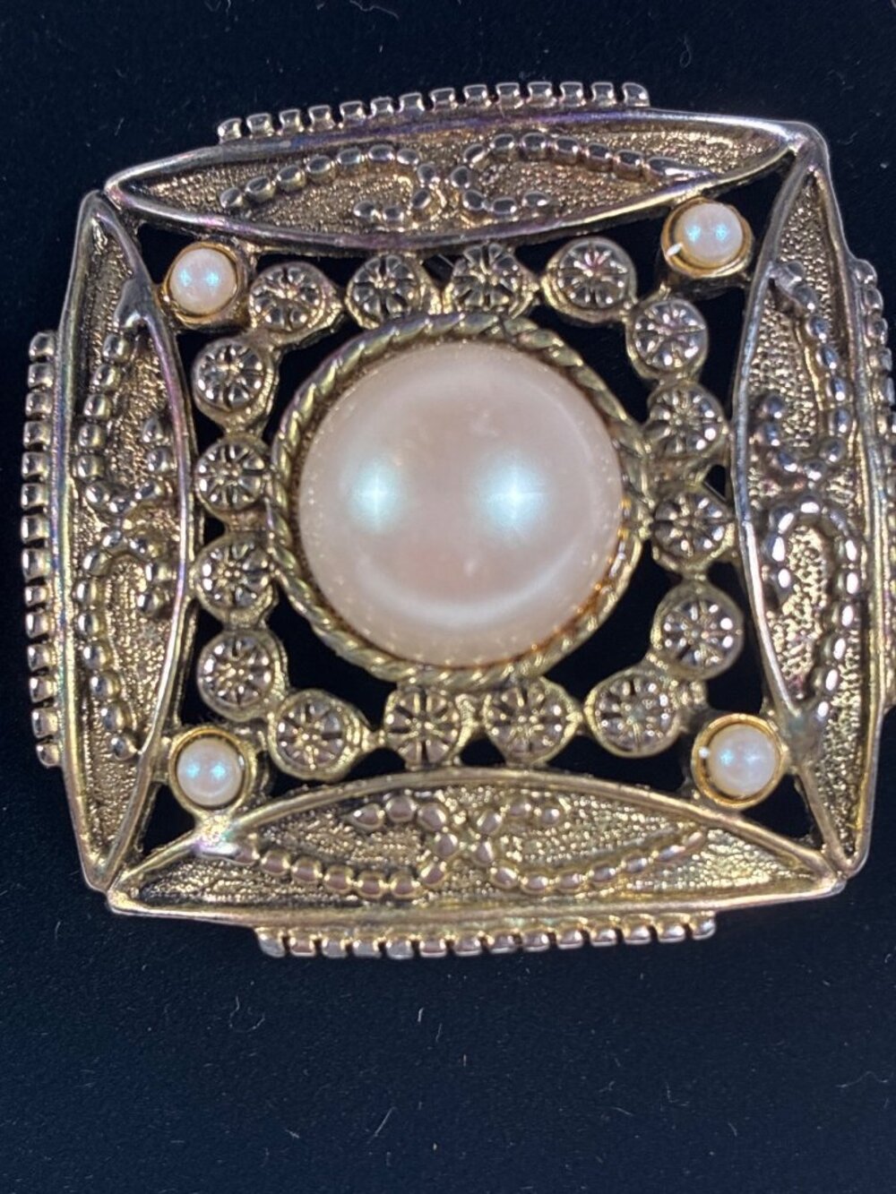 Vintage Made in USA Faux Pearl Rhinestone Gold Tone Diamond Brooch 2" - Picture 5 of 8